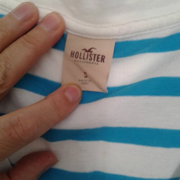 Hollister- T-shirts , size S - Picture 3 of 3
